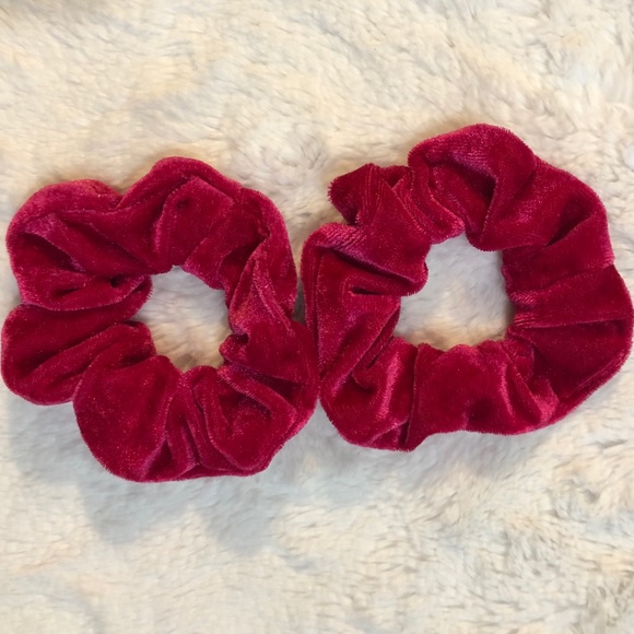 **❣️SOLD❣️**✨🆕NEW💗VELVET HAIR SCRUNCHIES SET💗 - Picture 3 of 6